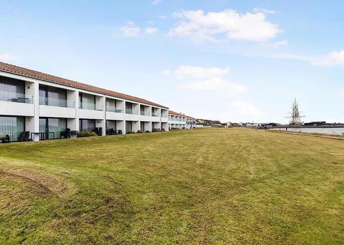 Waterfront Gem With Stunning Views Of Bay Hébergement de vacances Ebeltoft