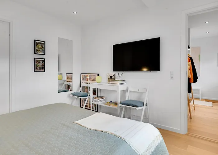 Waterfront Gem With Stunning Views Of Bay Hébergement de vacances *