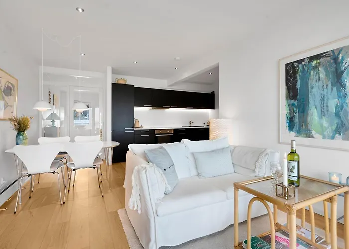 Waterfront Gem With Stunning Views Of Bay Hébergement de vacances *